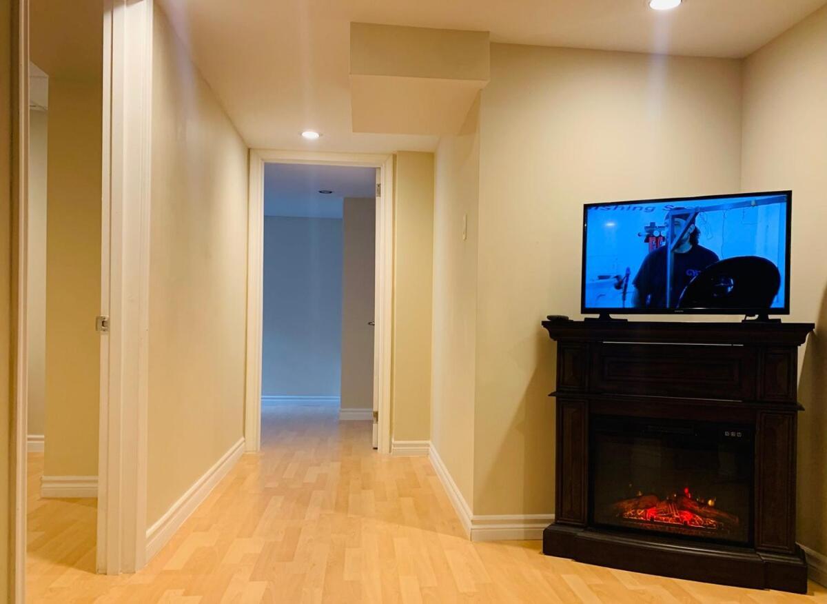 Finished 2 Bedroom Apartment In An Upscale Area Of Ейджакс Екстериор снимка